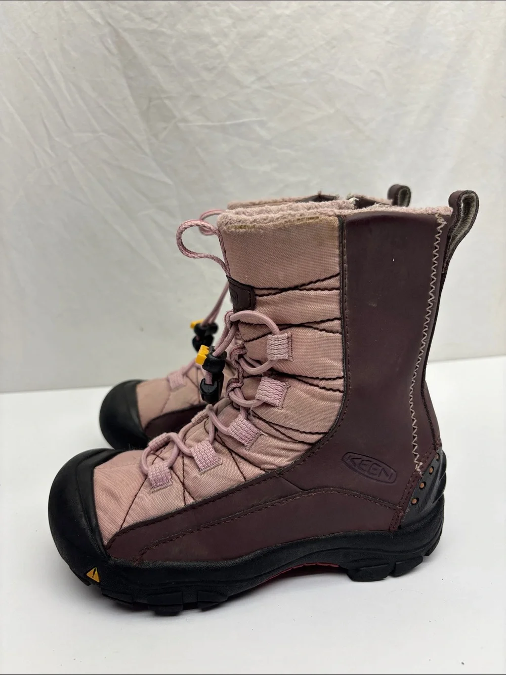 Keen Insulated Lace-Up Boots with Toggle Closure, SZ 11 for toddler girl, box 73